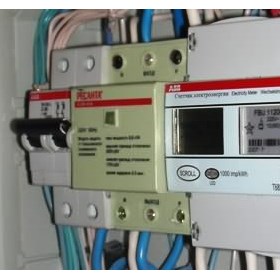 Примеры работ: Сравнение реле напряжений